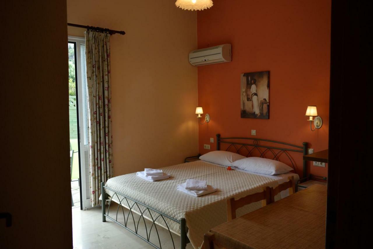 Stamoulis Apartments Agia Efimia Bagian luar foto
